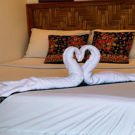 Baan Urt Suratthani Airport Hotel Surat Thani Extérieur photo