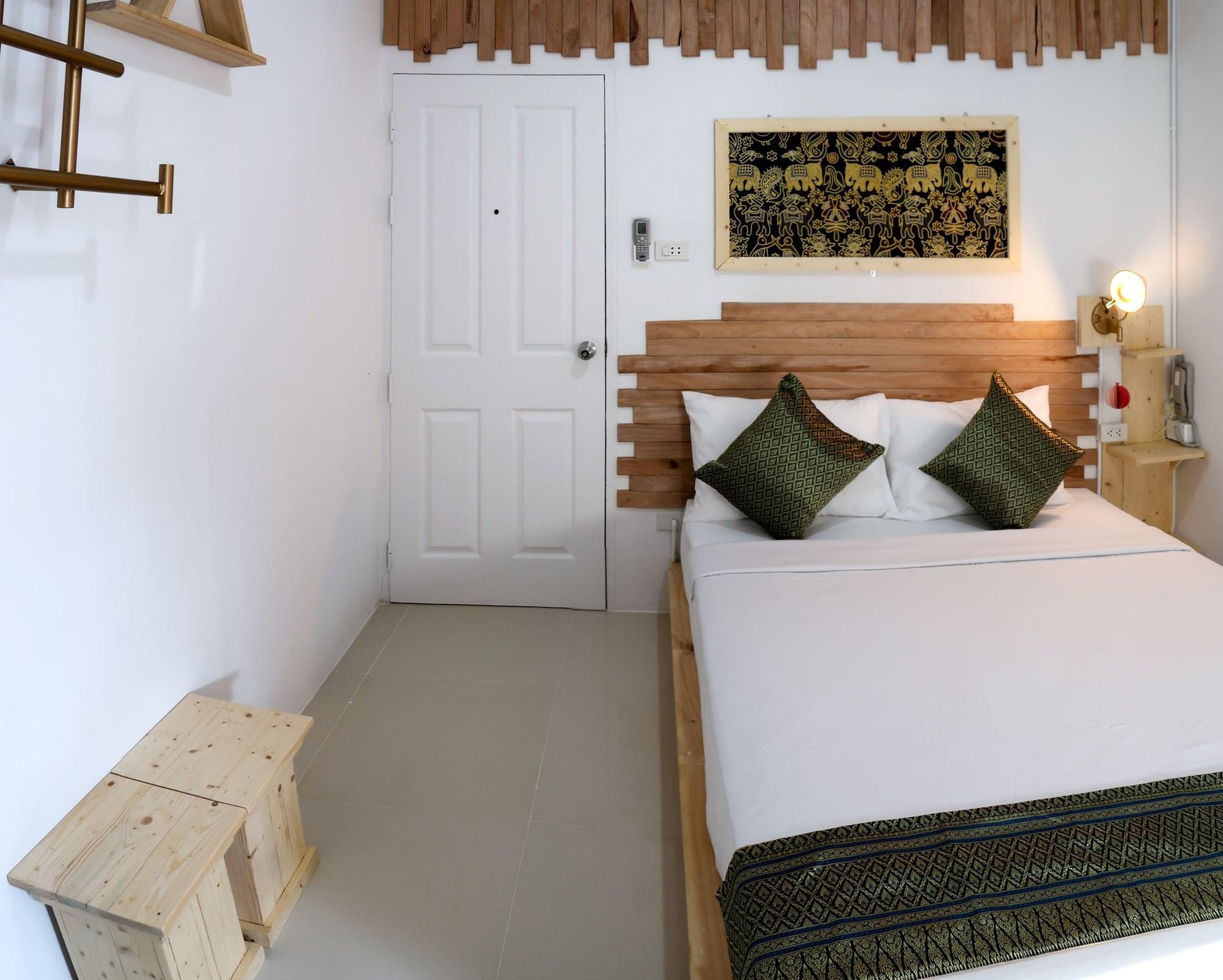 Baan Urt Suratthani Airport Hotel Surat Thani Extérieur photo