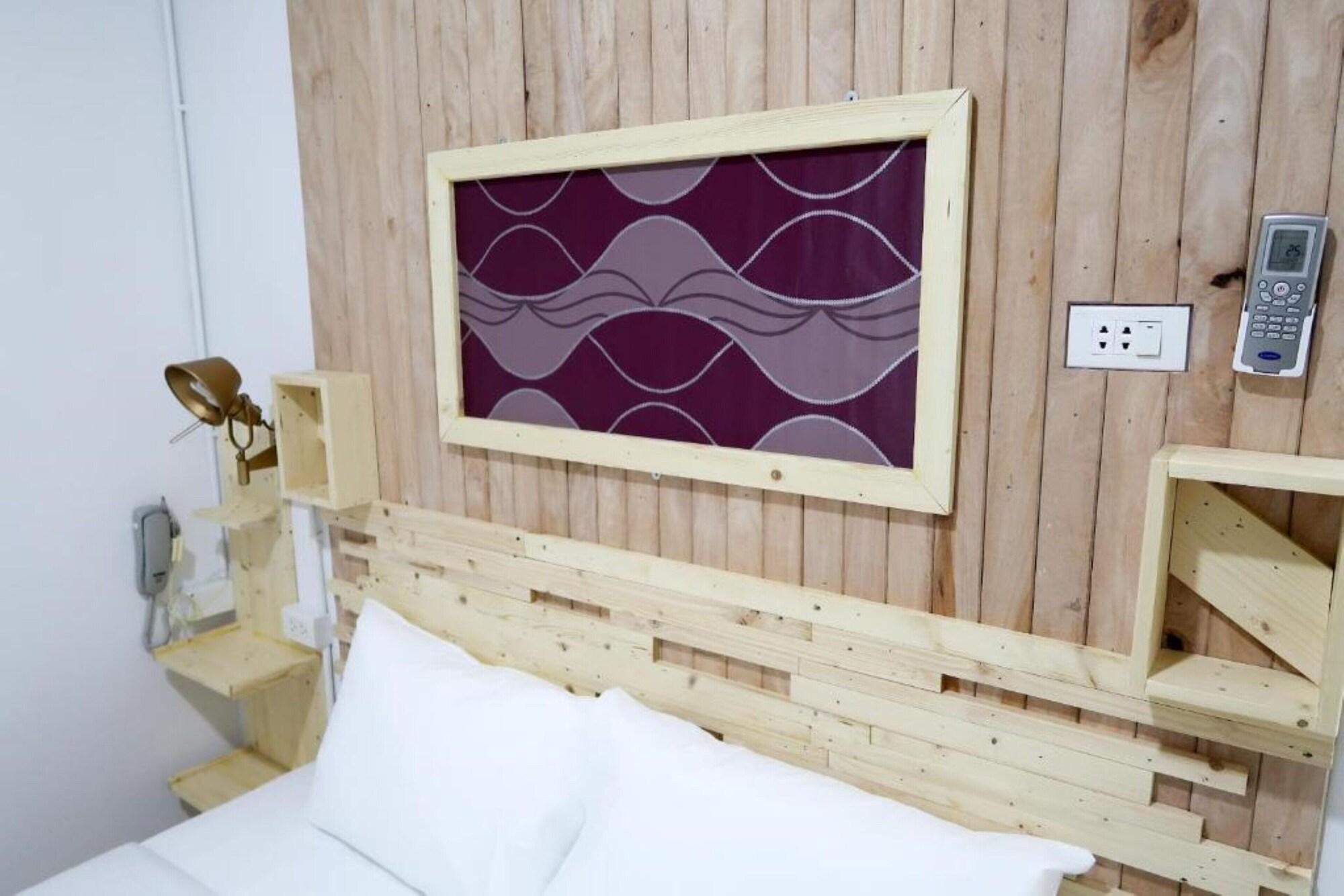 Baan Urt Suratthani Airport Hotel Surat Thani Extérieur photo