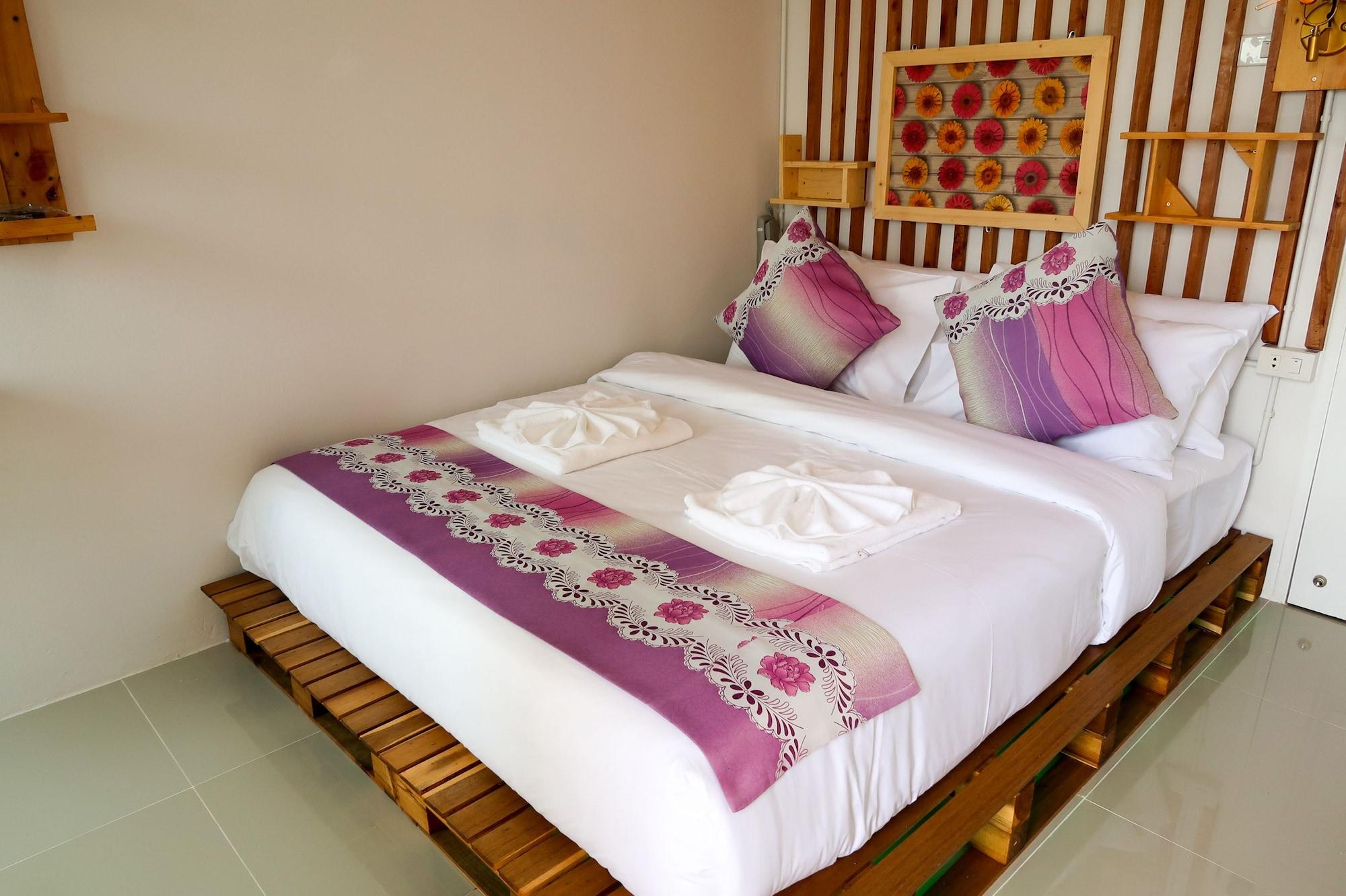 Baan Urt Suratthani Airport Hotel Surat Thani Extérieur photo