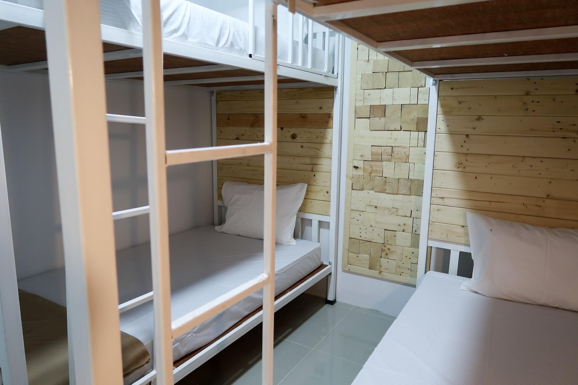 Baan Urt Suratthani Airport Hotel Surat Thani Extérieur photo