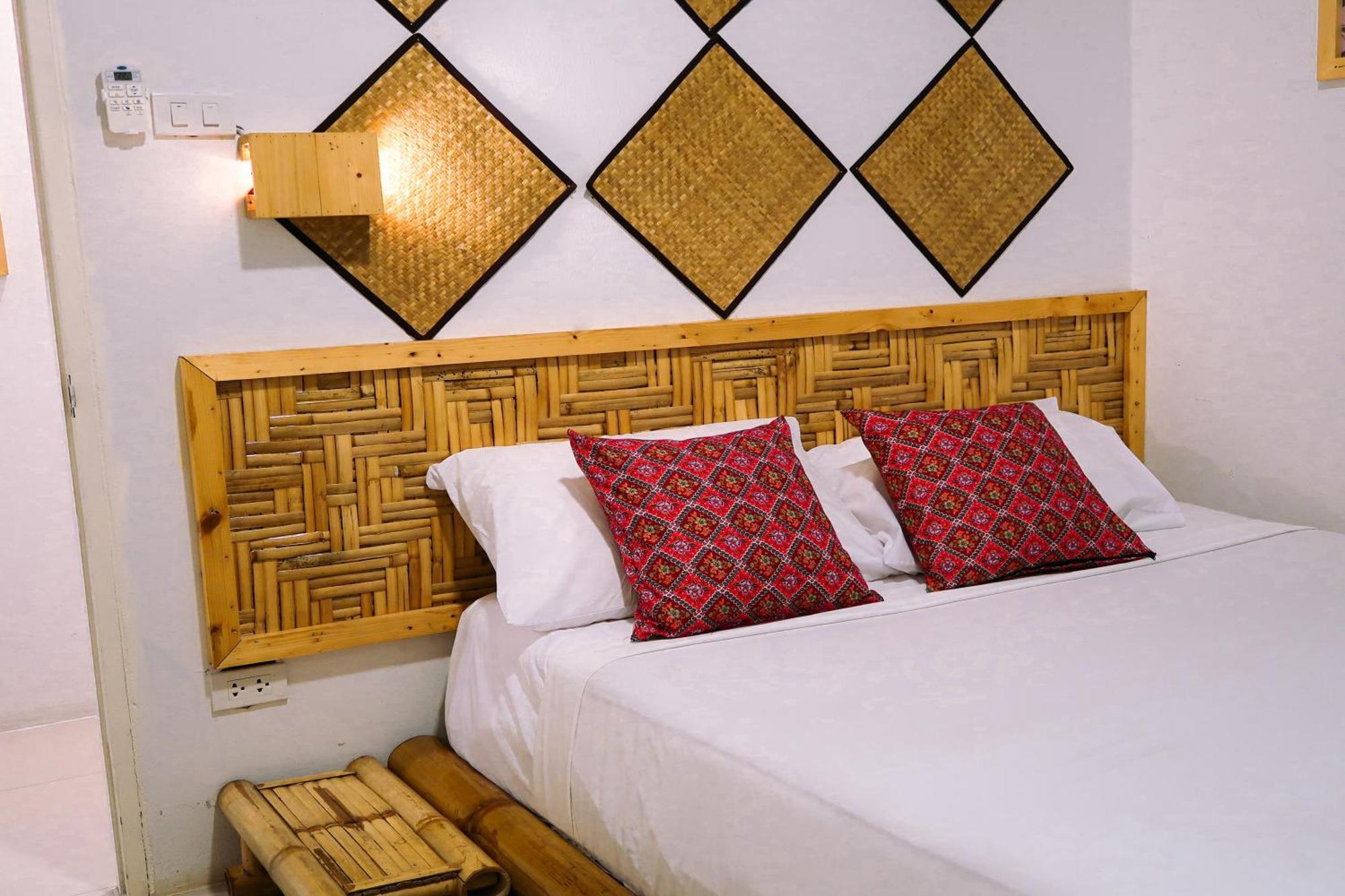 Baan Urt Suratthani Airport Hotel Surat Thani Extérieur photo