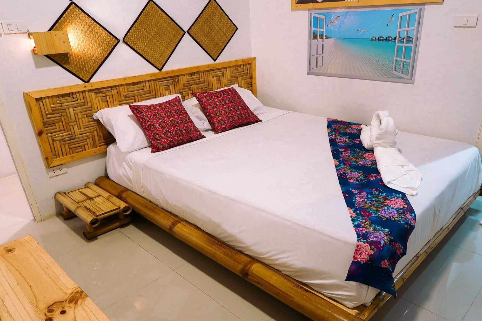Baan Urt Suratthani Airport Hotel Surat Thani Extérieur photo