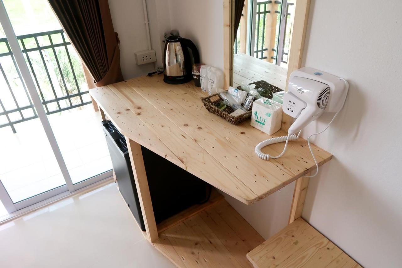 Baan Urt Suratthani Airport Hotel Surat Thani Chambre photo