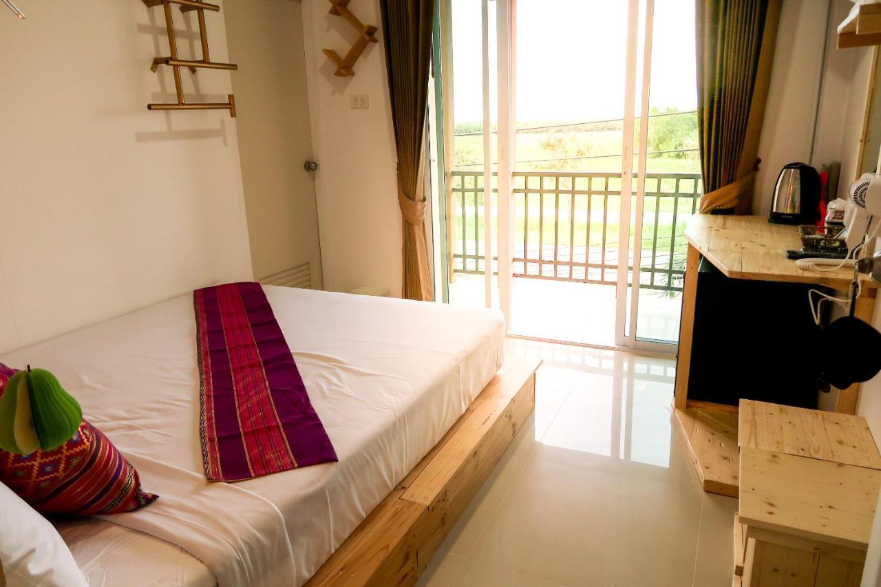 Baan Urt Suratthani Airport Hotel Surat Thani Extérieur photo